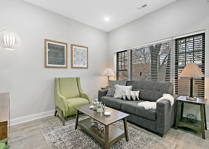 Apartment Relaxing 3br With King Beds & Washer - Lawndale 1 & 2 Rep *